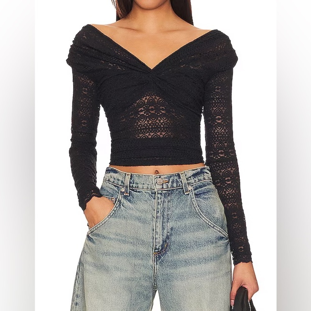 🌻🆕FREE PEOPLE Hold Me Closer Top Black-Size Medium - Picture 8 of 13